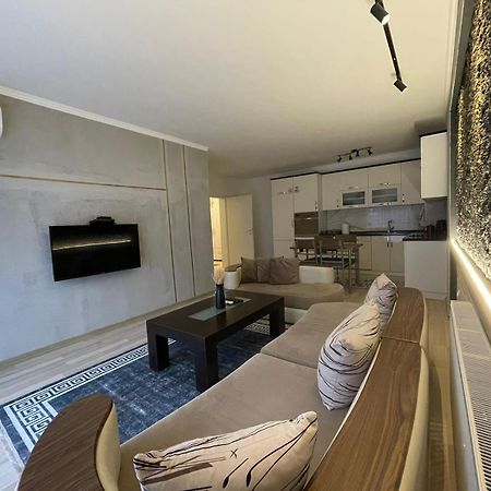 Prishtina Escape Apartments Prisztina Zewnętrze zdjęcie